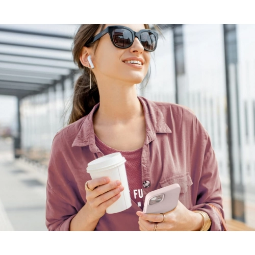 Apple iPhone 13 (6.1) Kılıf İçi Kadife Mat Mara Lansman Silikon Kapak - Siyah