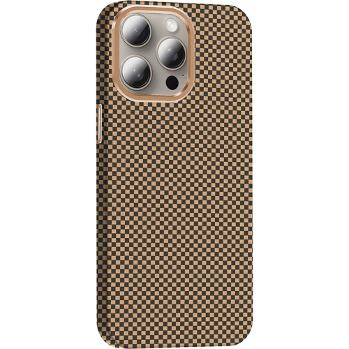 Apple iPhone 15 Pro Max (6.7) ile Uyumlu Kılıf MagSafe Şarj Özellikli Karbon Fiber Görünümlü Gros Kapak - Gold-Siyah