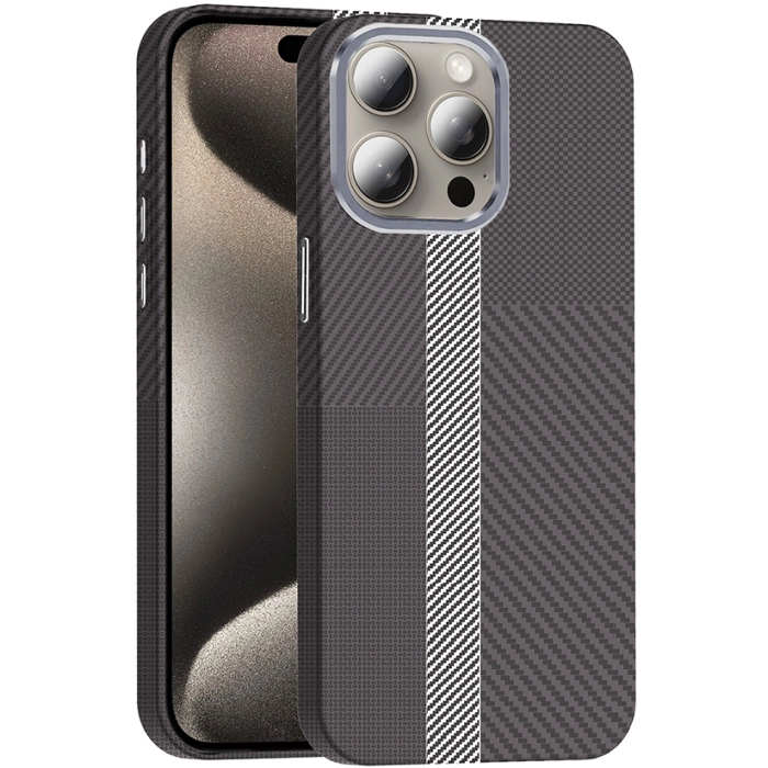 Apple iPhone 15 Pro Max (6.7) ile Uyumlu Kılıf MagSafe Şarj Özellikli Karbon Fiber Görünümlü Gros Kapak - Gri-Siyah
