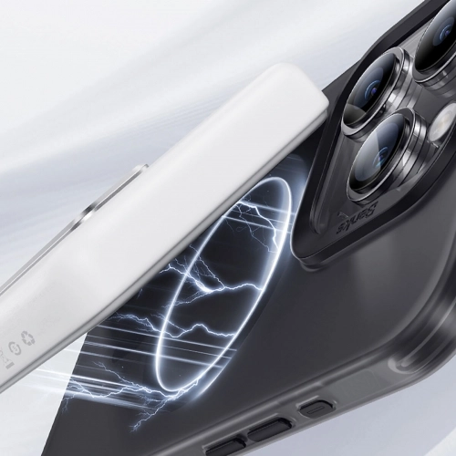 Apple iPhone 15 Pro Max Kılıf Magsafe Şarj Özellikli Benks Lucid Armor Kapak - Siyah