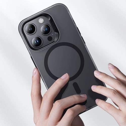 Apple iPhone 15 Pro Max Kılıf Magsafe Şarj Özellikli Benks Lucid Armor Kapak - Siyah