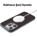 Apple iPhone 16 Pro Max (6.7) Kılıf Magsafe Şarj Özellikli Karbon Fiber Desenli Mutural Montage Kapak - Siyah