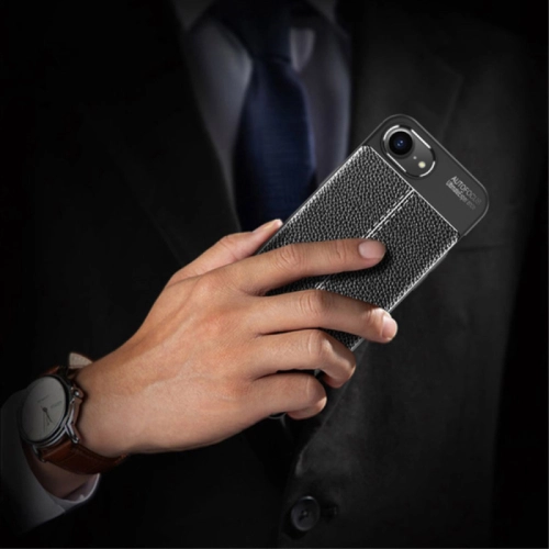 Apple iPhone 16e Kılıf Deri Görünümlü Lüks Parmak İzi Bırakmaz Niss Silikon Kapak - Siyah