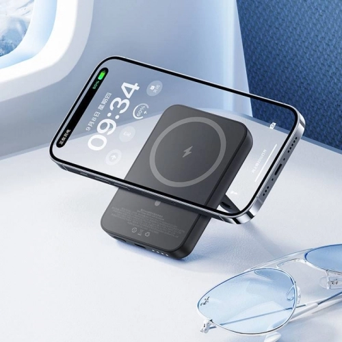 Benks MP09 Magsafe Magnetik Standlı İnce Tasarımlı Powerbank 6000mAh - Beyaz