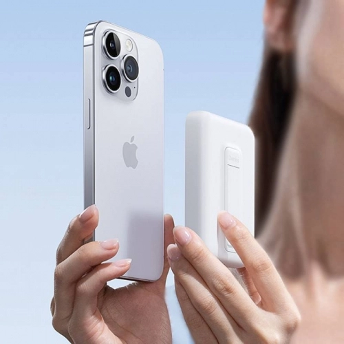Benks MP09 Magsafe Magnetik Standlı İnce Tasarımlı Powerbank 6000mAh - Beyaz