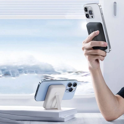 Benks MP09 Magsafe Magnetik Standlı İnce Tasarımlı Powerbank 6000mAh - Siyah