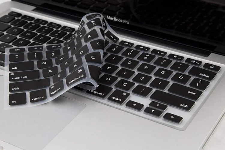Apple Macbook 13.3 Air M1 Silikon Klavye Koruma Pedi