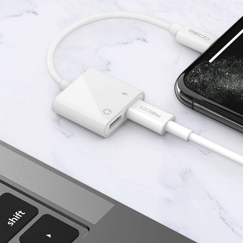 Recci RDS-A01 Lightning 2in1 Şarj ve Ses Adaptörü - Beyaz