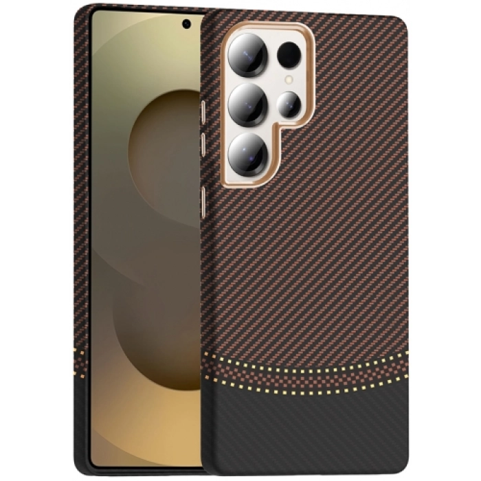 Samsung Galaxy S25 Ultra ile Uyumlu Kılıf MagSafe Şarj Özellikli Karbon Fiber Görünümlü Gros Kapak - Gold-Siyah