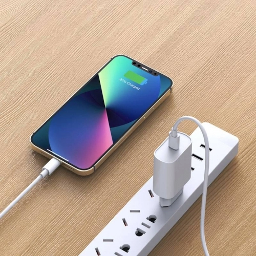 Wiwu Wi-U001 Quick 20W Tek Bağlantılı Şarj Başlığı Type-C PD to Lightning 20W Kablolu Şarj Seti - Beyaz